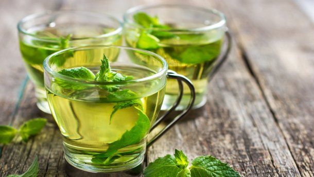 Зеленый чай может убить бактерии, что улучшает здоровье зубов и снижает риск заражения